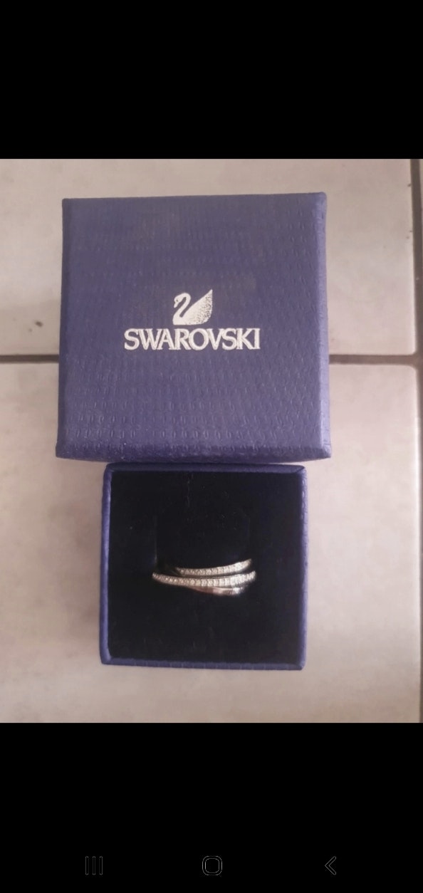 Bague swarovski  t58 neuf