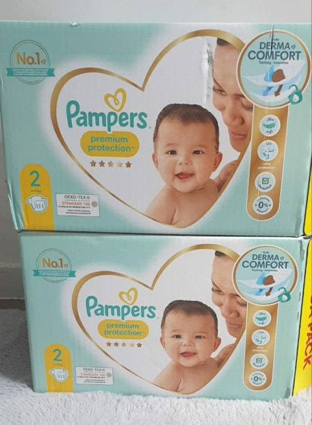 Lot de 2 paquet couche pampers taille 2 222 couches 44€