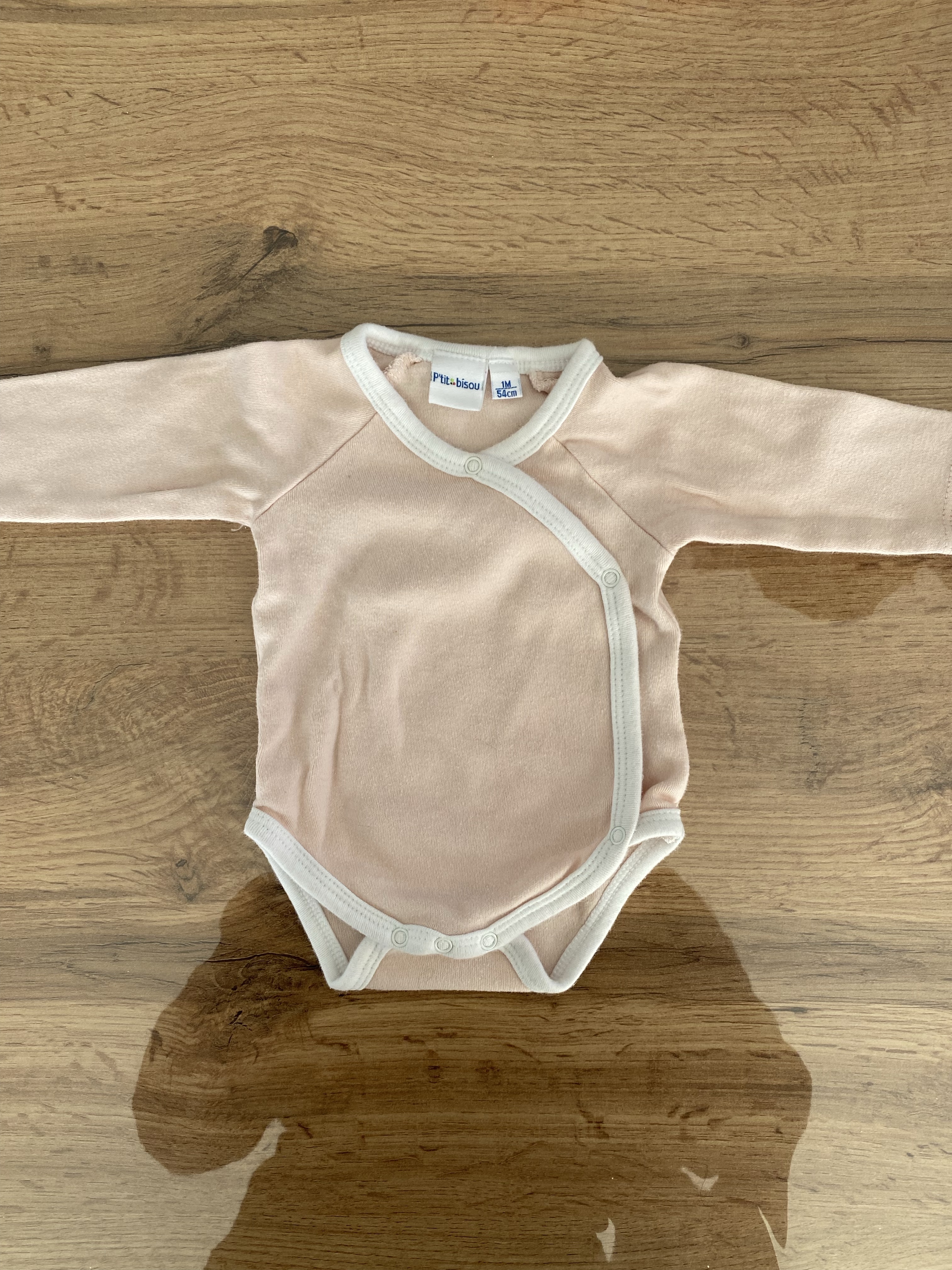 Lot bodies et pyjamas 1 mois - photo numéro 5