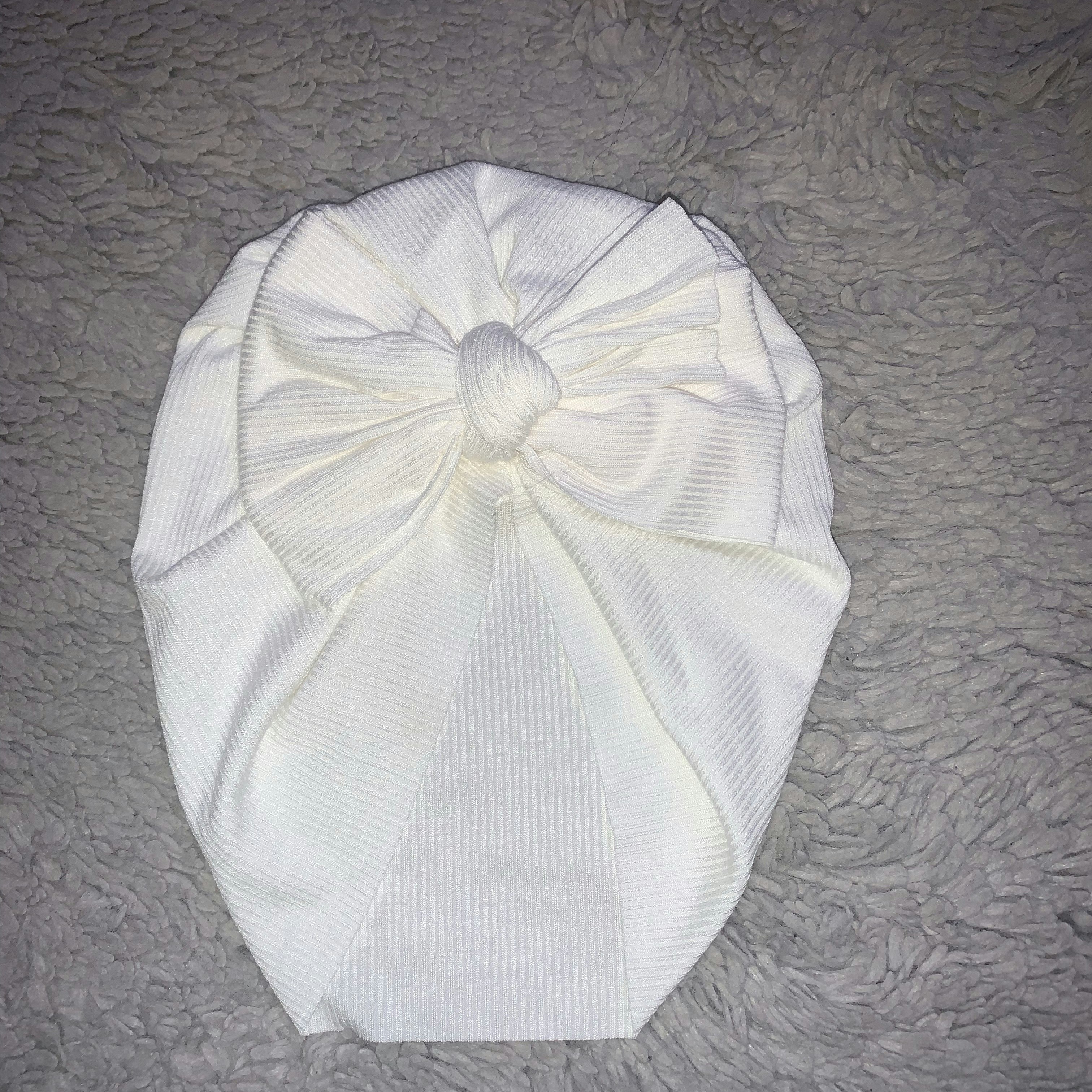 Bonnet turban blanc bébé