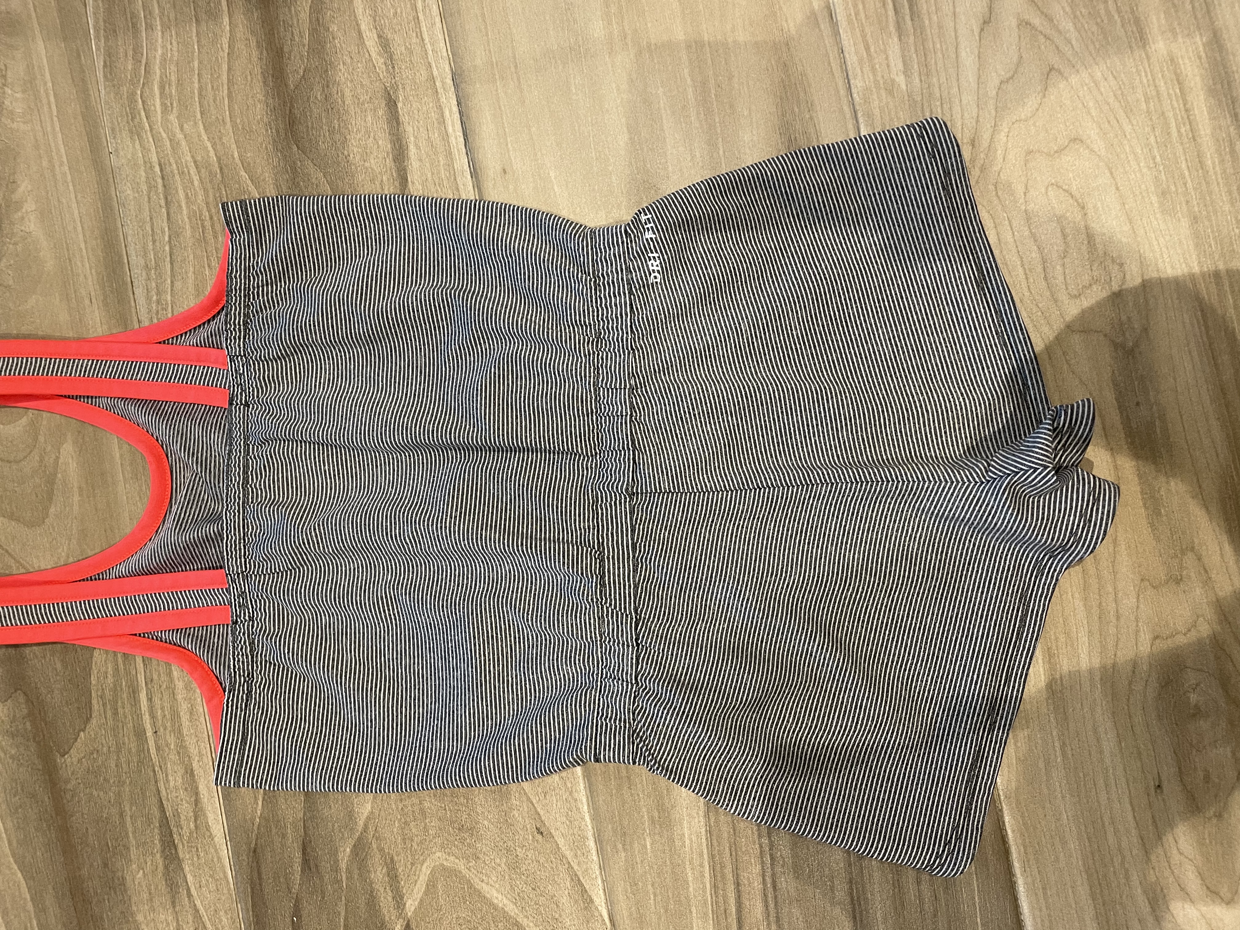 Combi short nike 7/8 ans - photo numéro 2