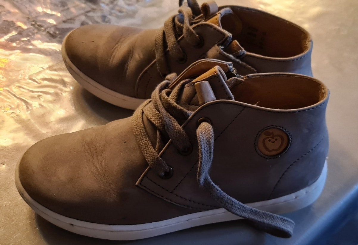 Chaussures grises - photo numéro 2