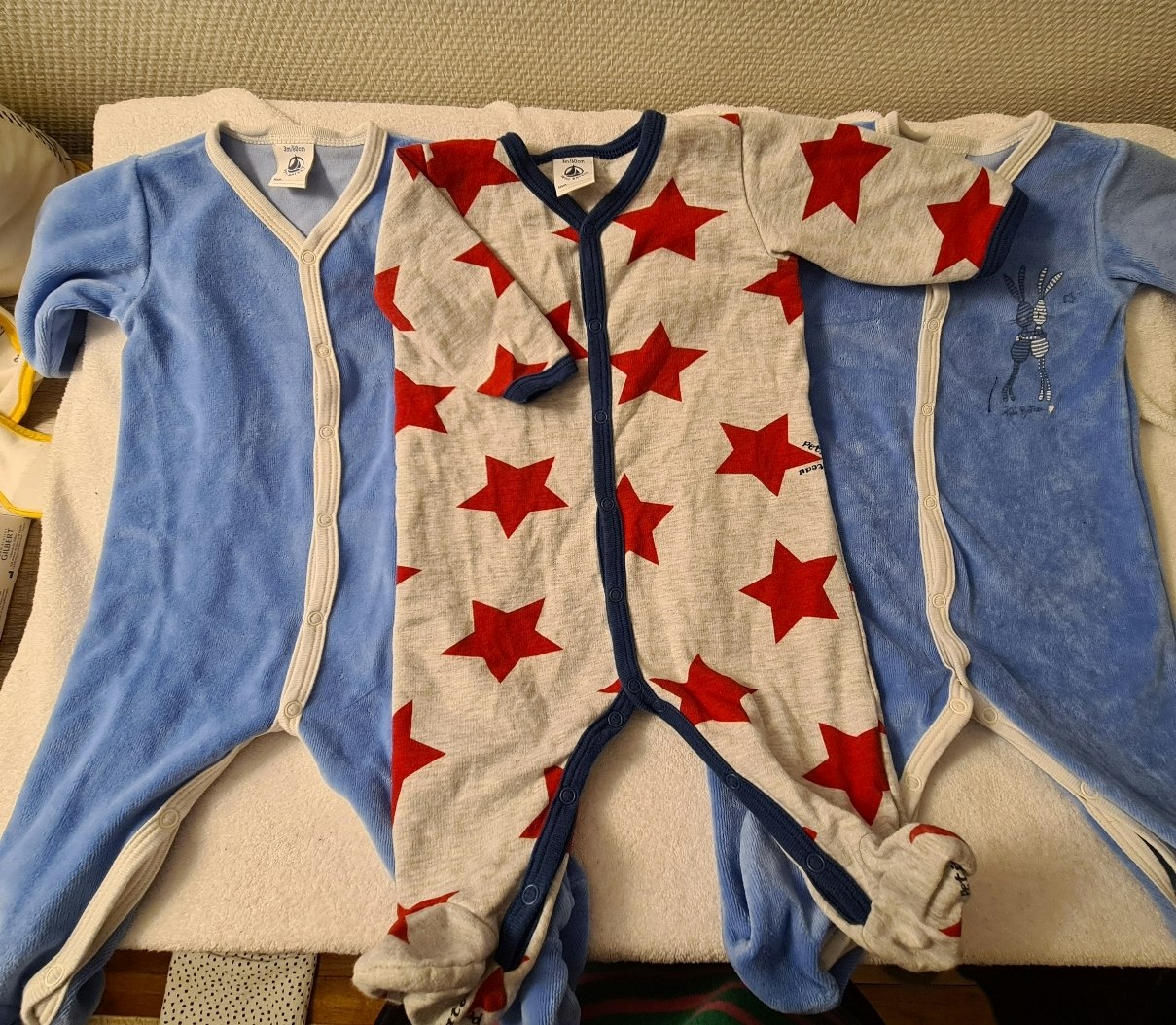 Lot trois dors bien petit bateau