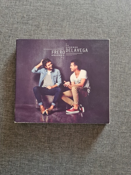 Album 2 Cd des Frero Delavega 
En bon état
Emballage carton un peu abîmé