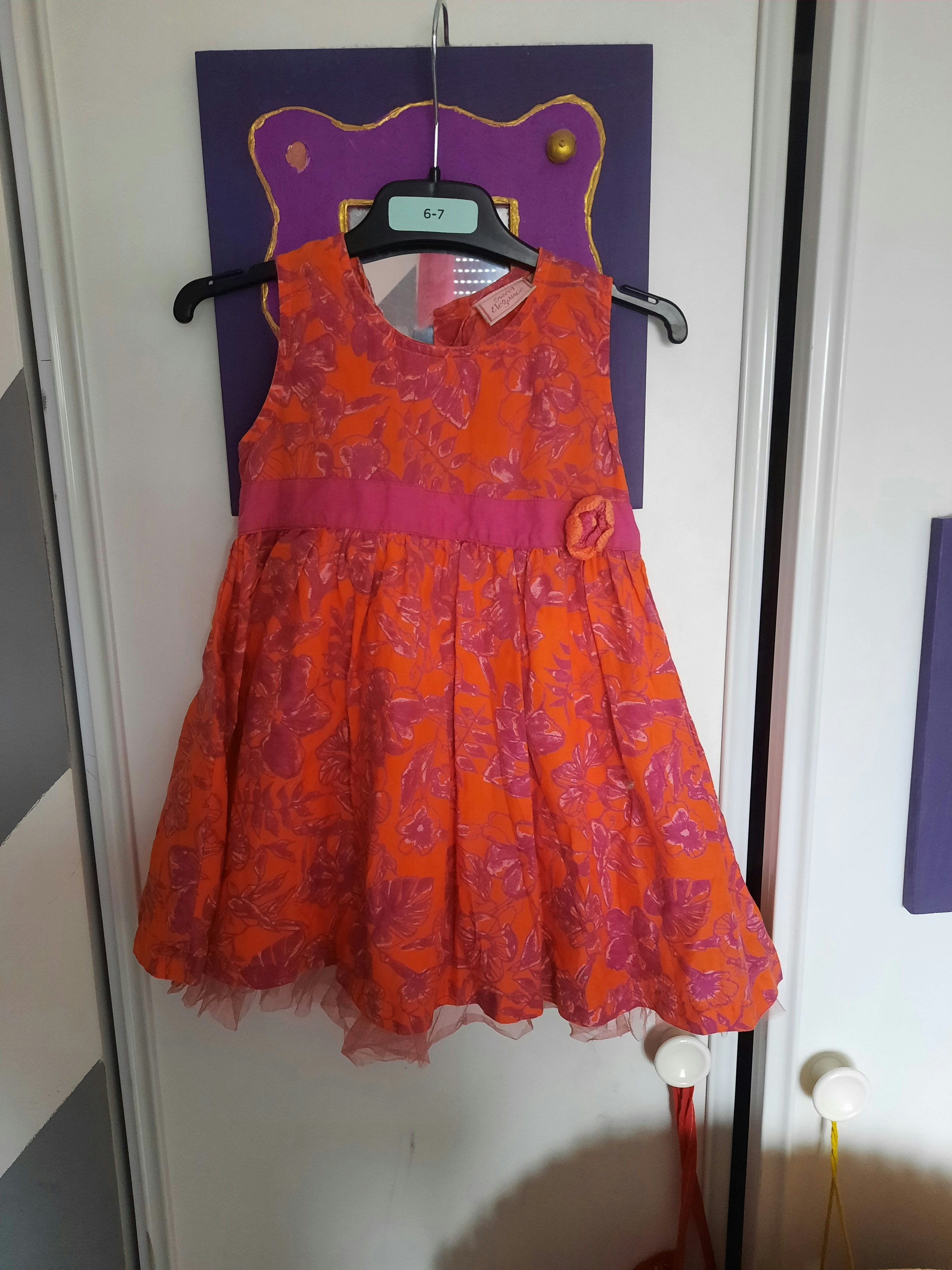 Robe orange motif fleur rose