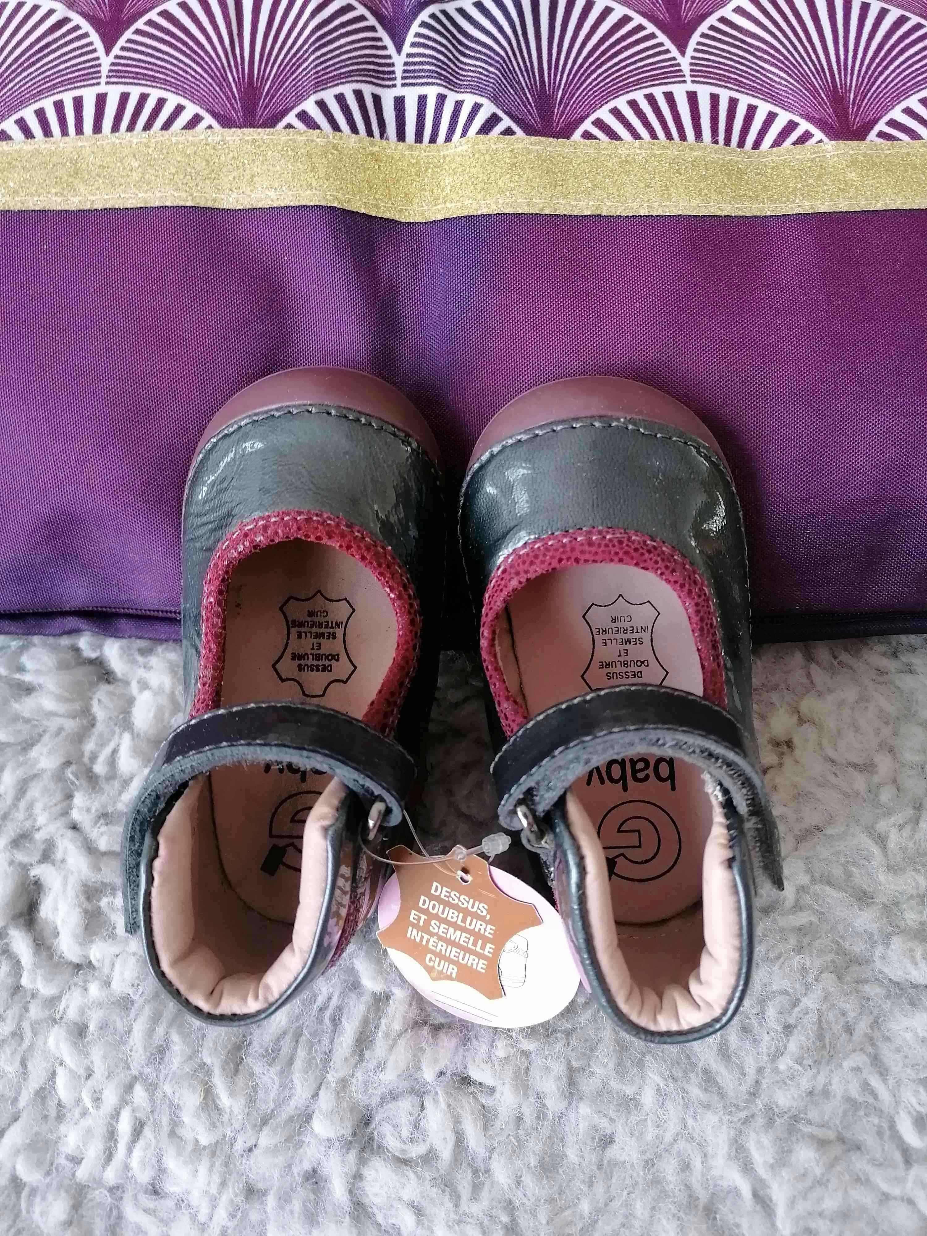 Chaussures 1ers pas neuves  tout cuir verni grises et bordeaux T18 Gémo