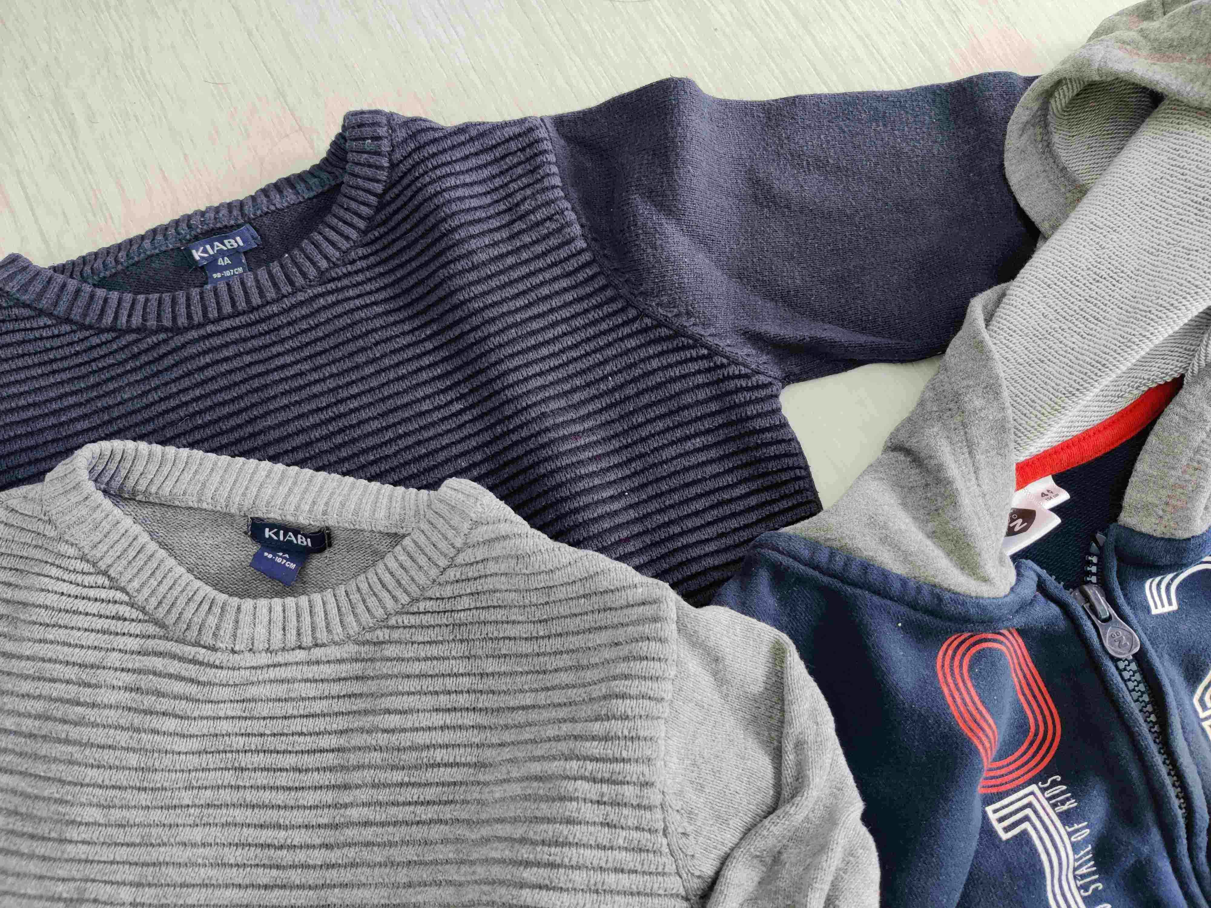 Lot de pulls et gilets - photo numéro 2