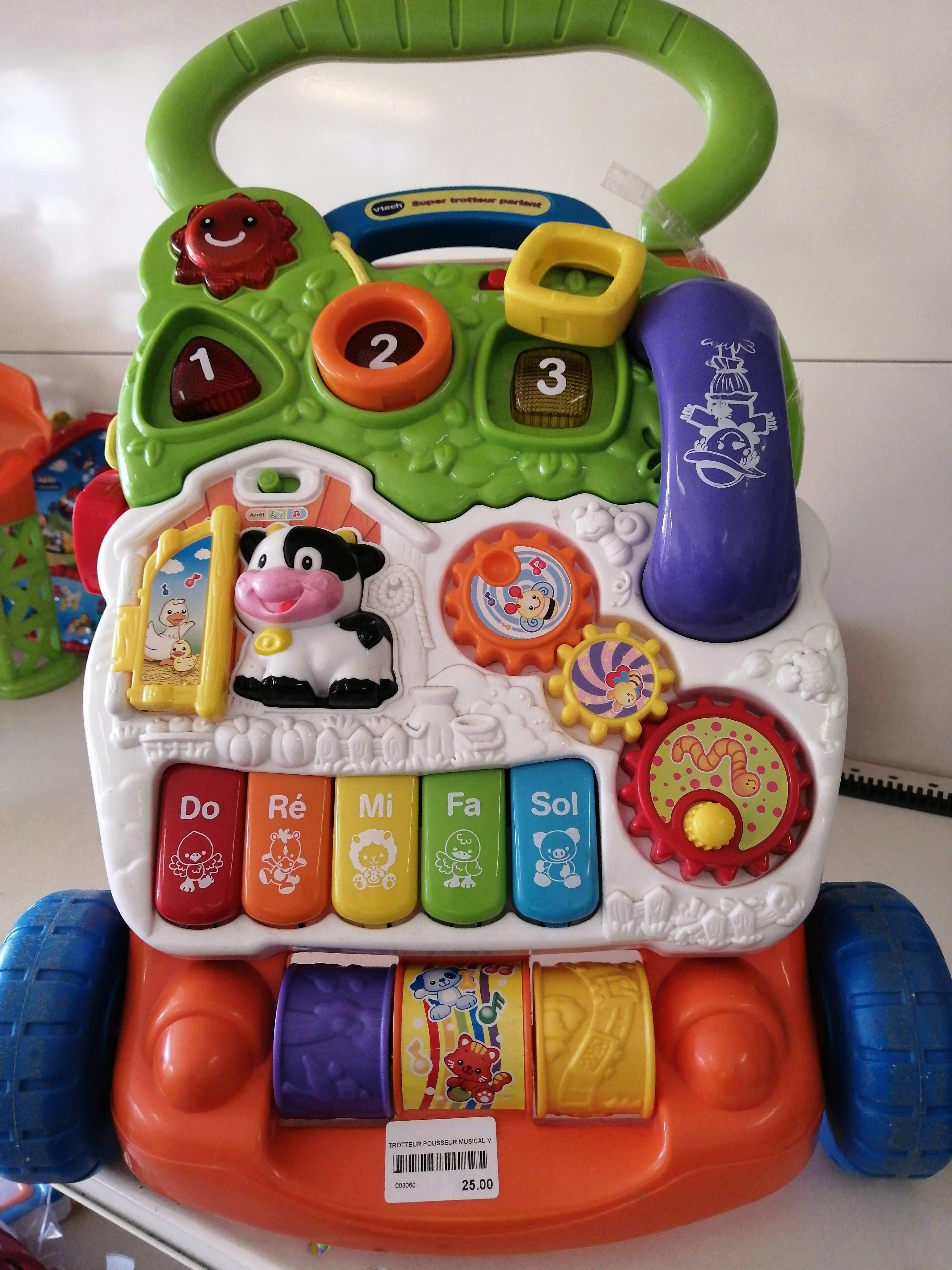 Trotteur pousseur musical vtech