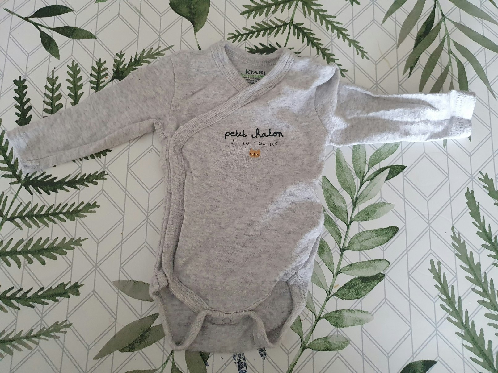 Lot 2 bodys kiabi 0 mois