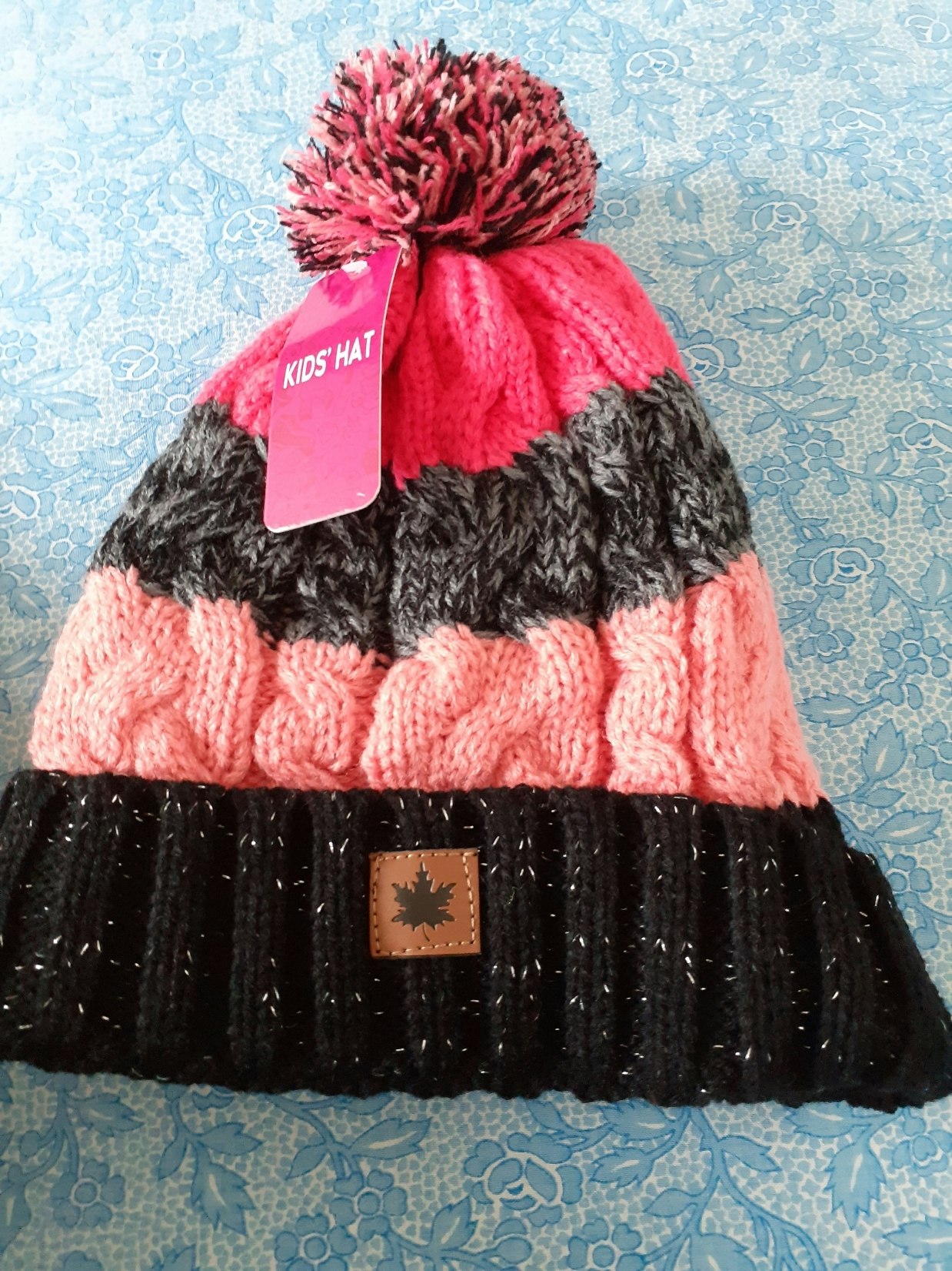Magnifique bonnet enfant neuf - photo numéro 2