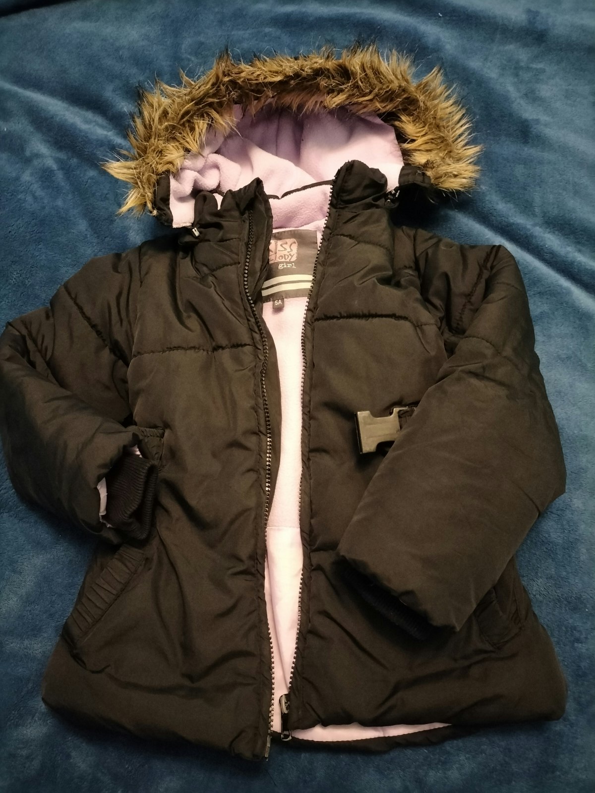 Doudoune à capuche taille 5 ans