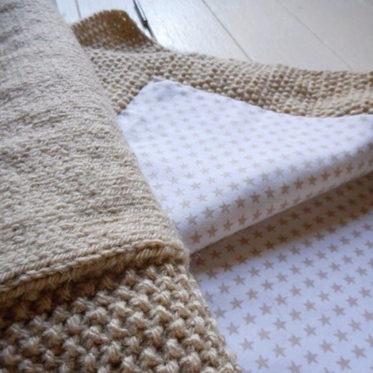 Couverture bébé au tricot - photo numéro 5