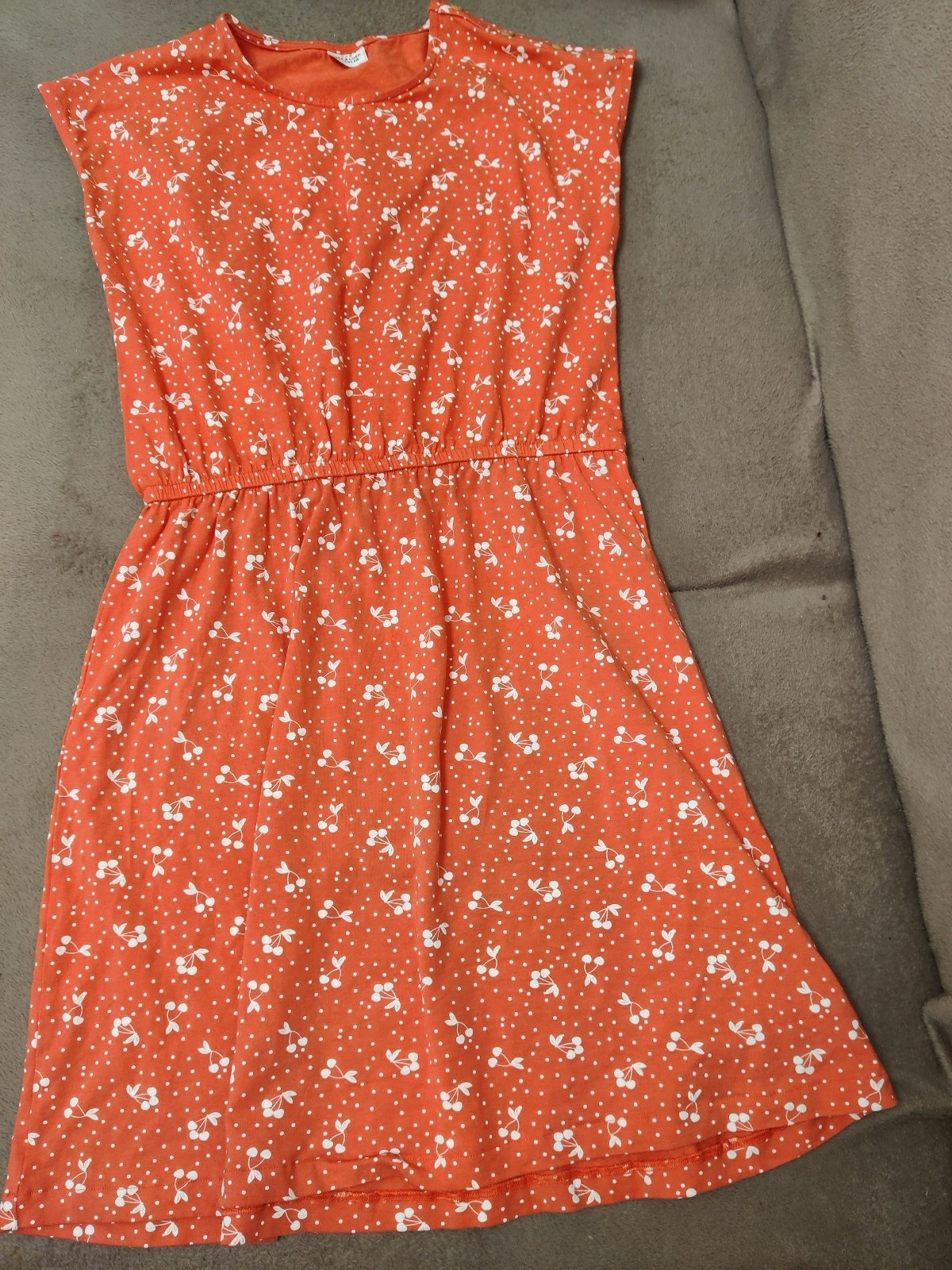 Robe tape a l'œil taille 14 Ans