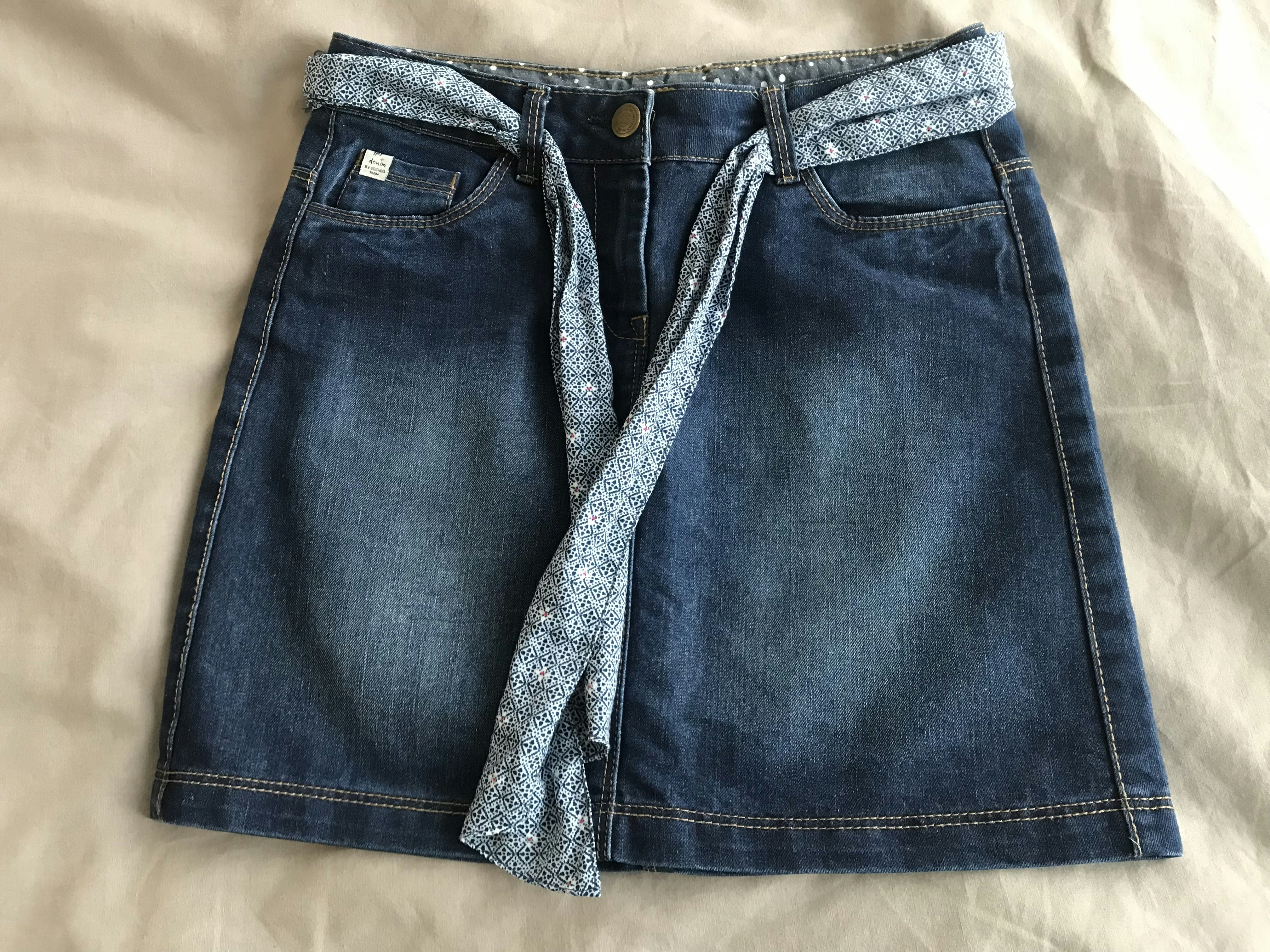 Jupe tape à l’œil