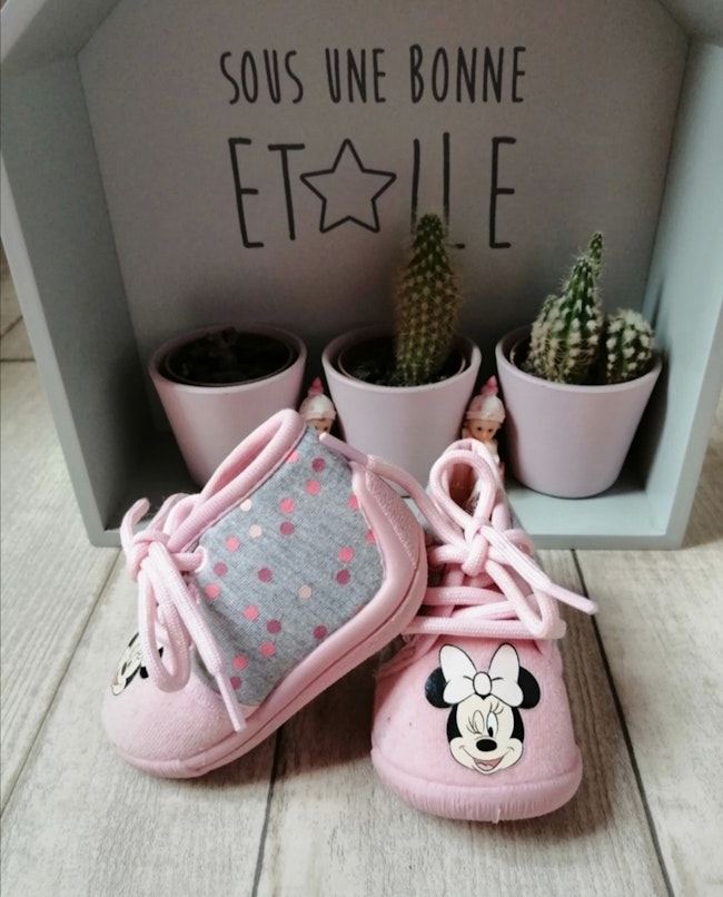 Chaussons Bebe Fille Disney Minnie Taille 18 Beebs Achat Vente Bebe Enfant