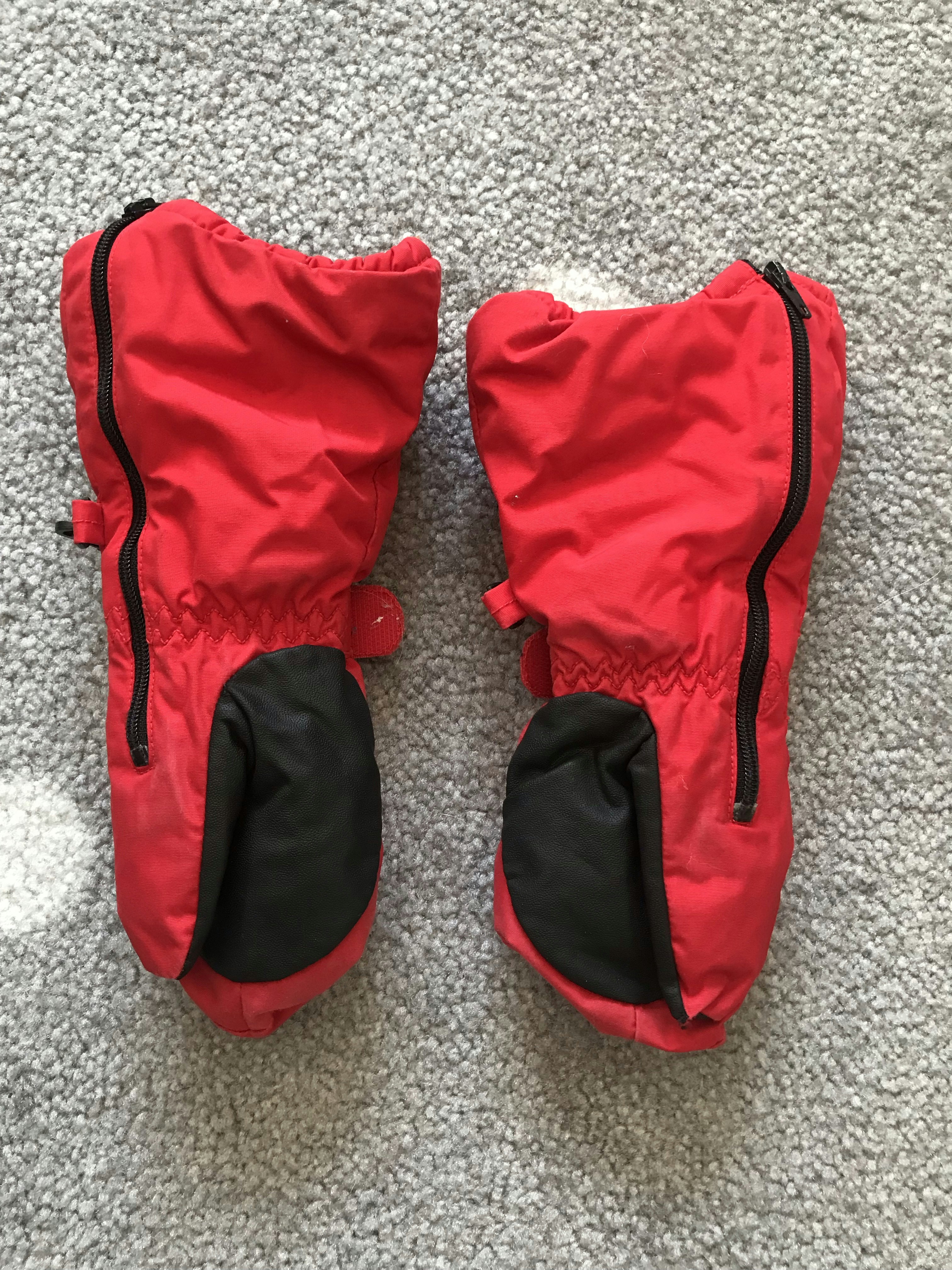 Paire de gants rouge taille 2-3 ans - photo numéro 2