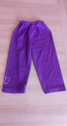 Plusieurs vêtements fille taille 4 ans