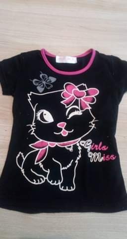Plusieurs vêtements fille taille 4 ans
