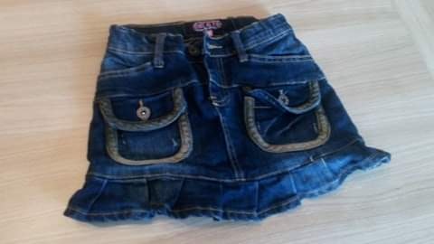 Plusieurs vêtements fille taille 4 ans - photo numéro 2