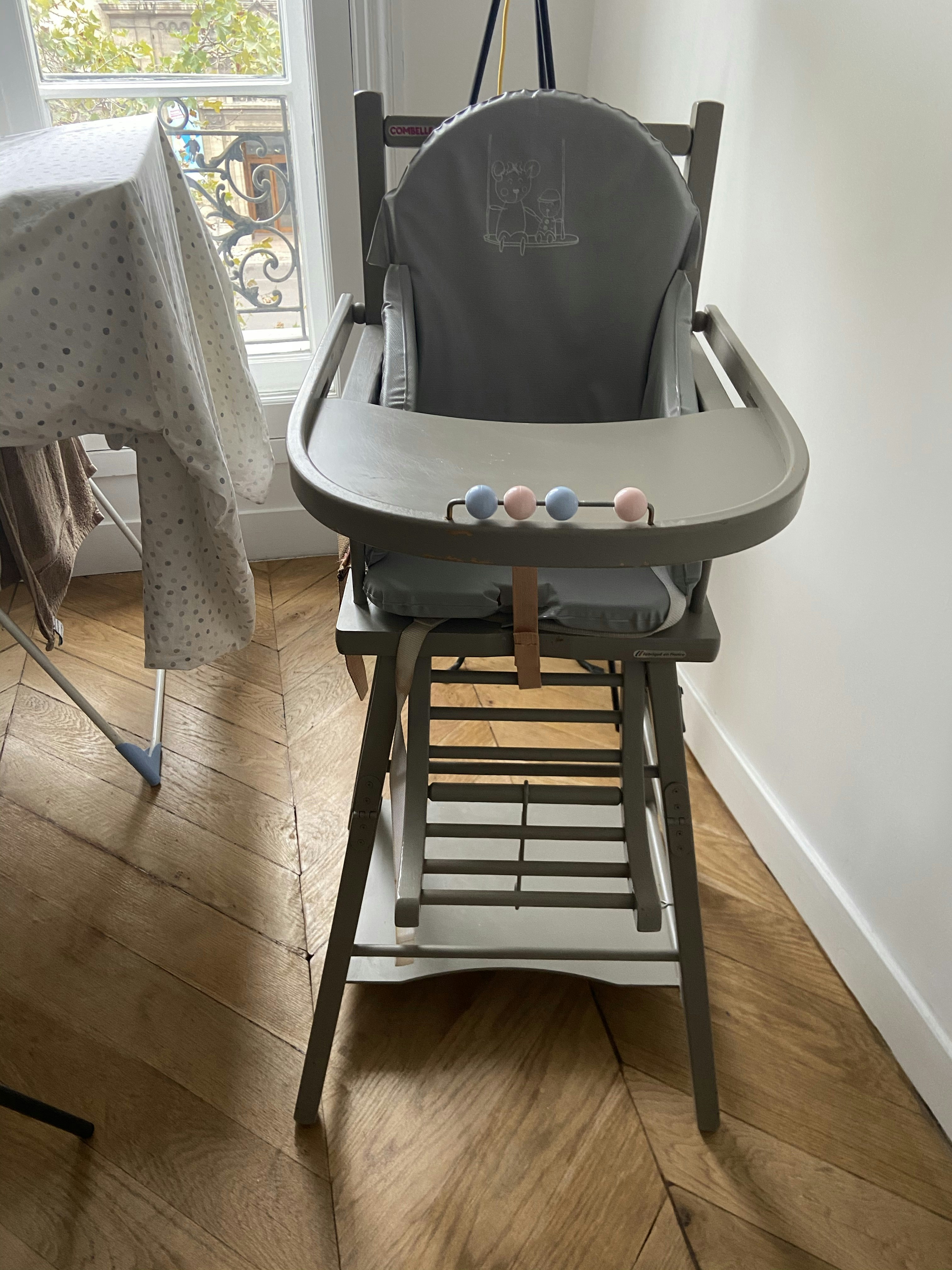 Chaise haute combelle taupe