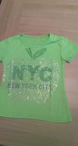 Plusieurs vêtements fille taille 4 ans - photo numéro 3