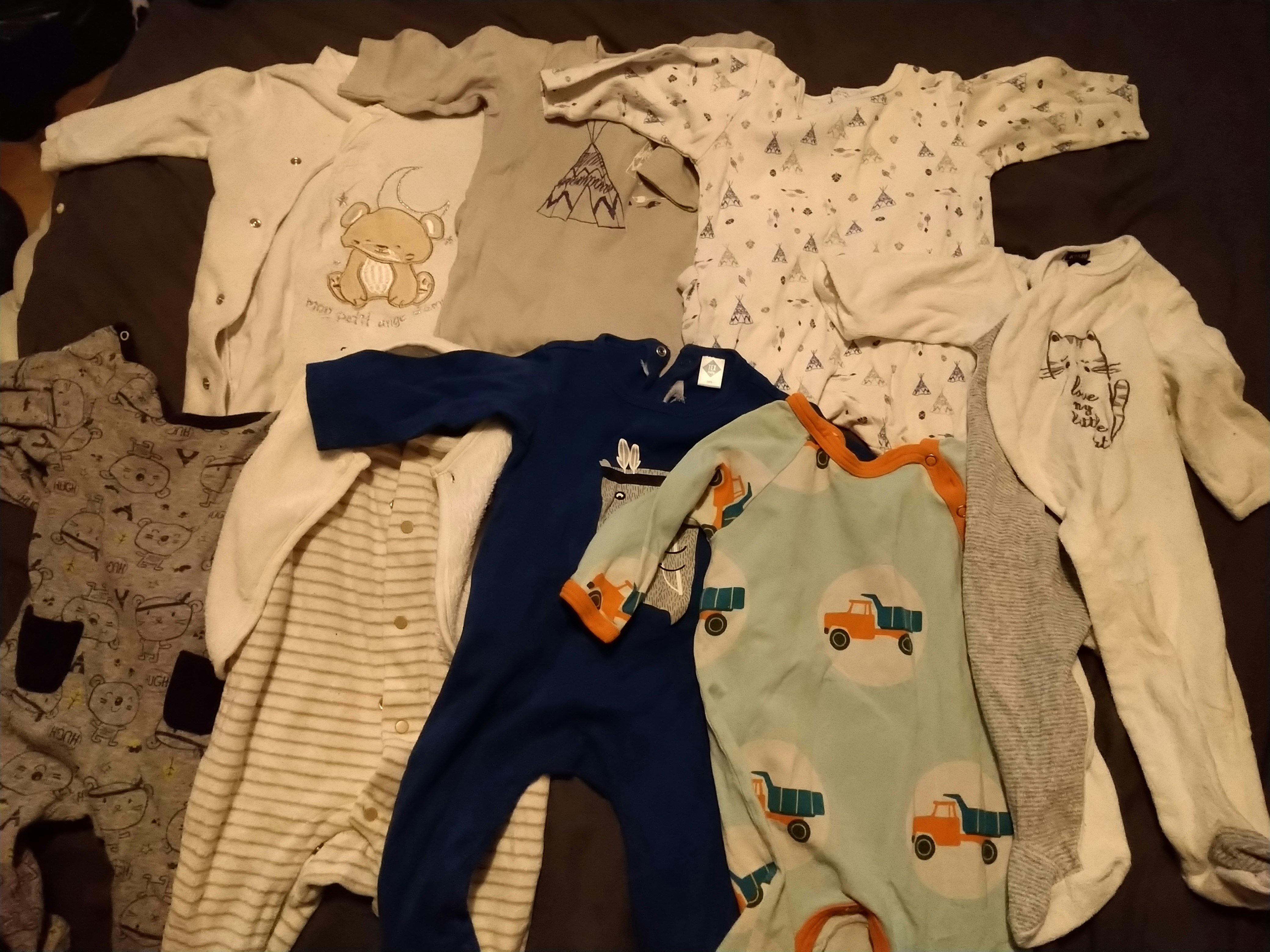Vends lot vêtements bébé garçon 6-9 mois