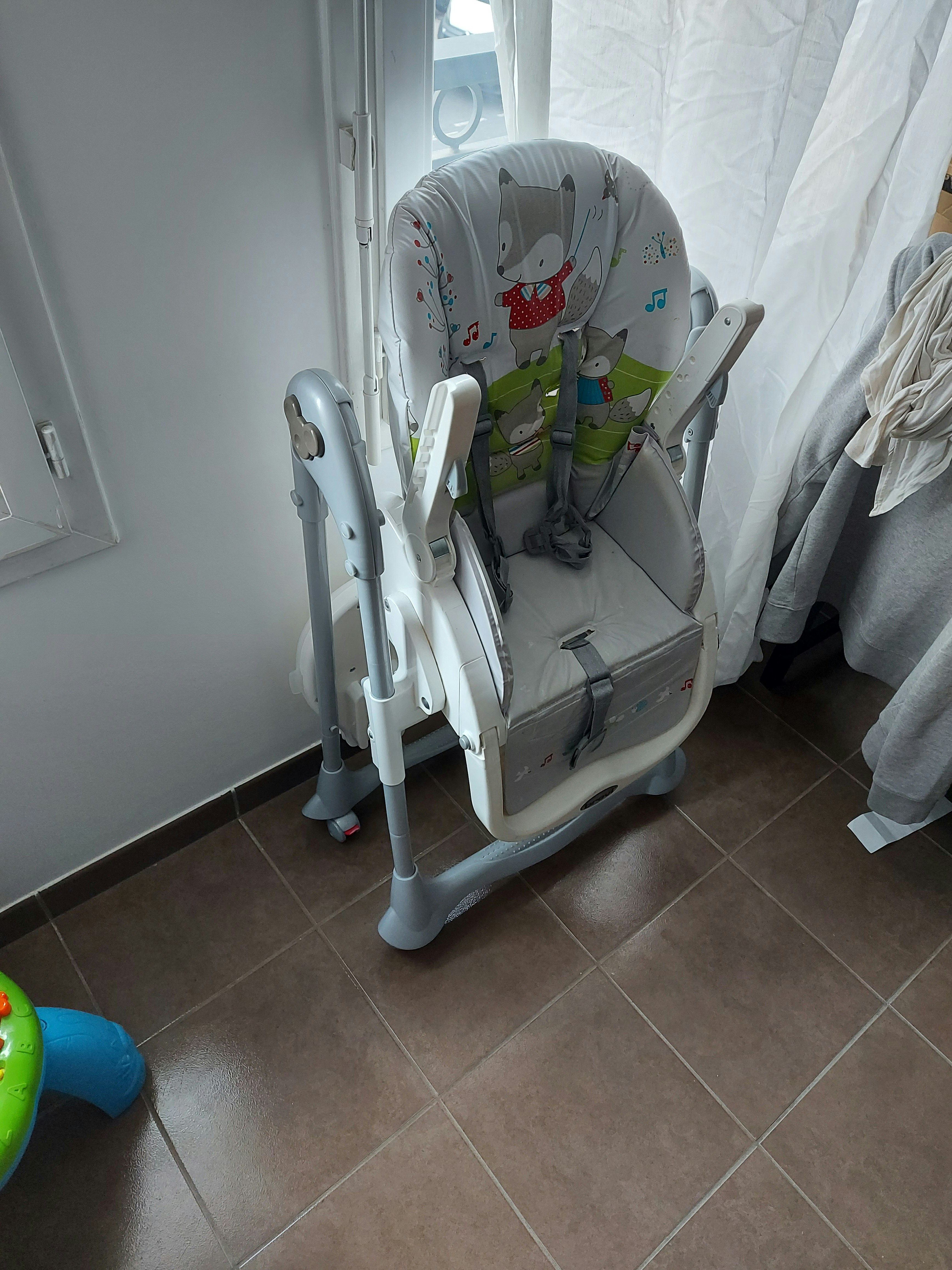 Chaise haute - photo numéro 6