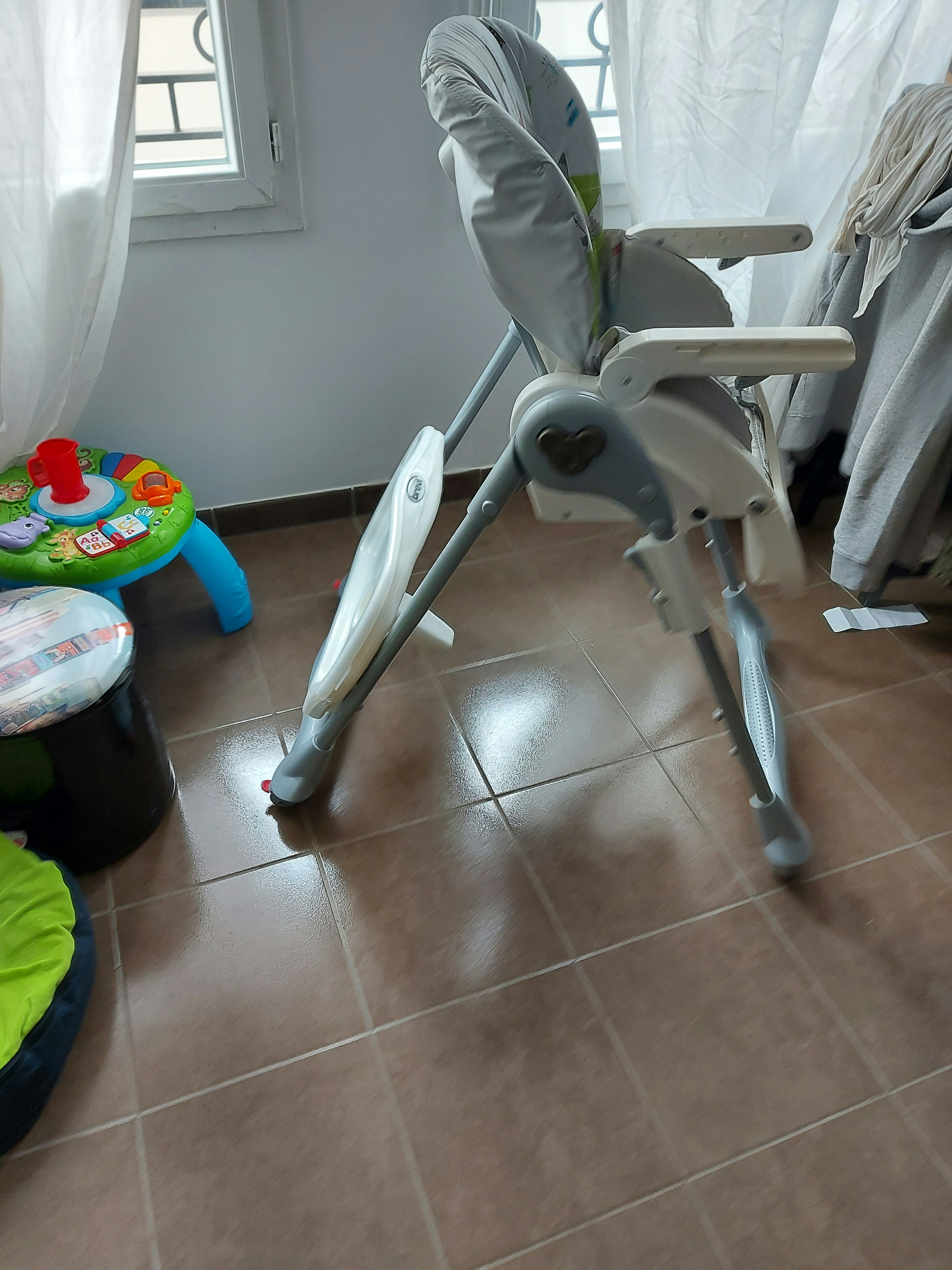 Chaise haute - photo numéro 3