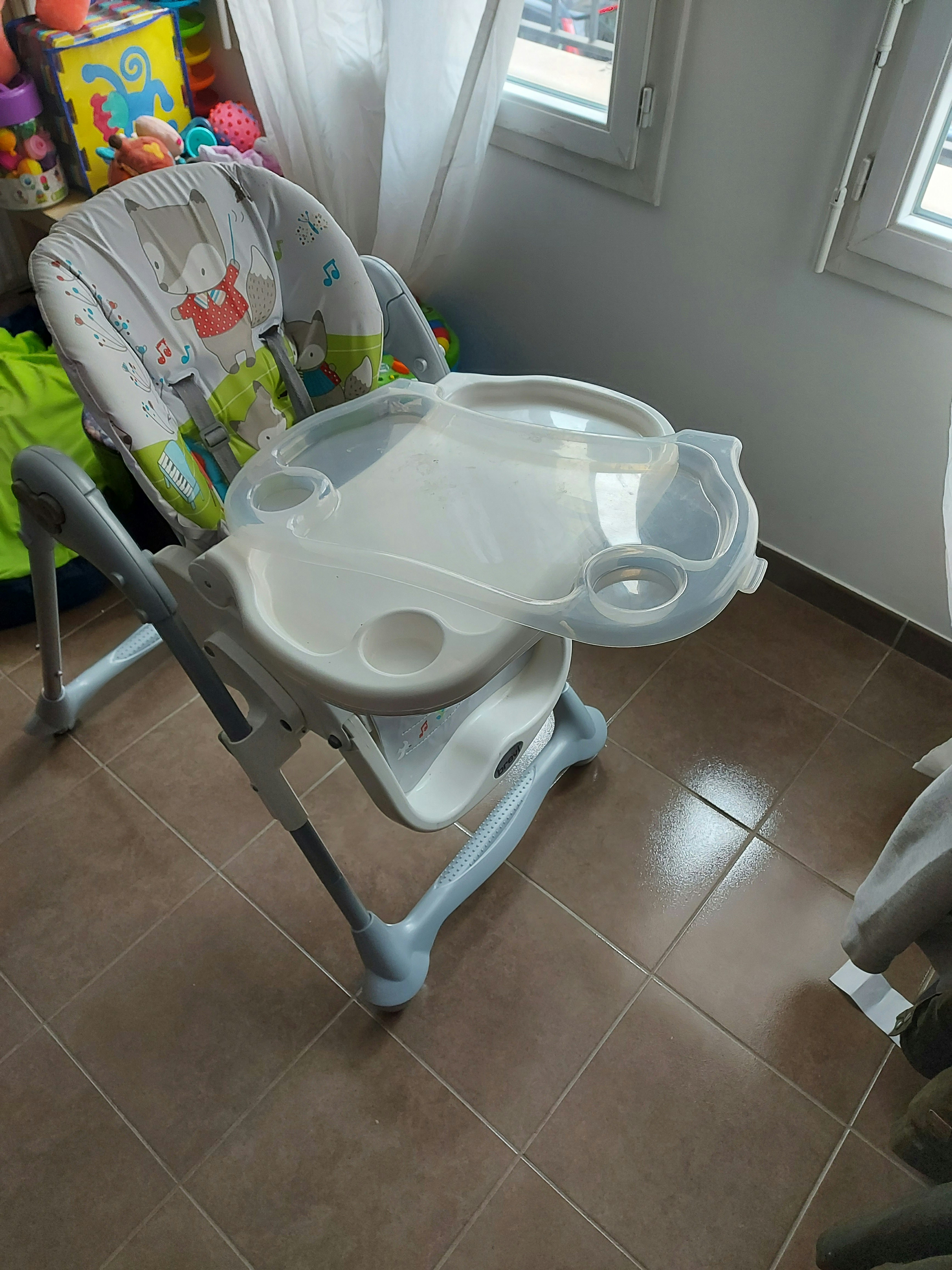 Chaise haute - photo numéro 2