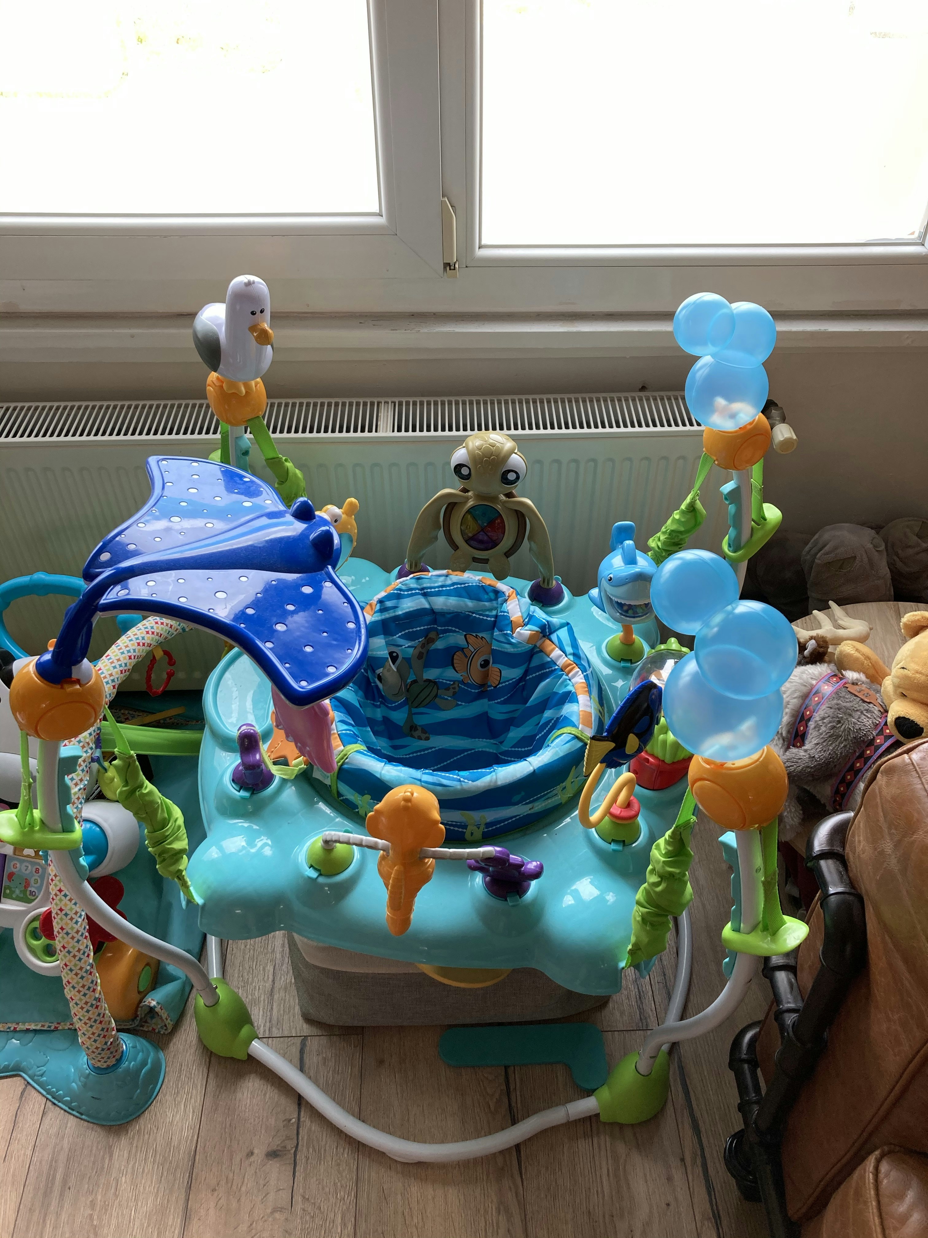 Jumperoo nemo