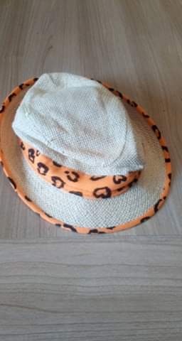 Plusieurs vêtements fille taille 4 ans